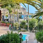 Modern Duplex 50M From The Beach
