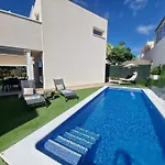 Villa Paraiso-Luxury Villa With Heated Pool