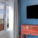 Ocean View 2 Bedrooms Flat Free Parking & Wi-Fi